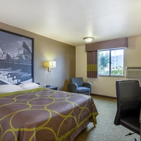 Super 8 By Wyndham Butte Mt Motel Exterior foto